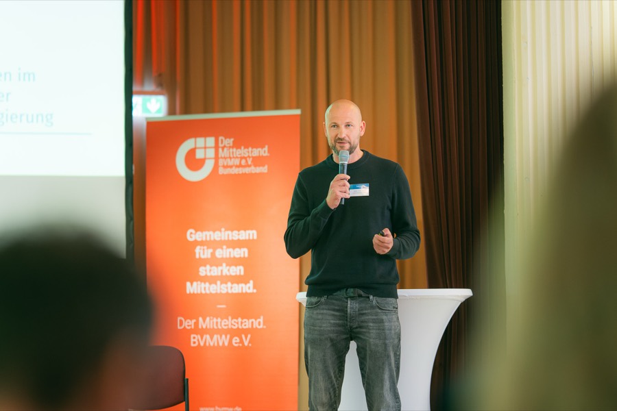 Vortrag vor der BVMW-Wand